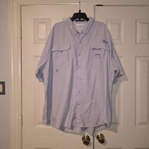 Columbia Men's Light Gray Casual Button Down Shirt